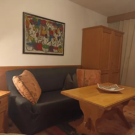 Haus Evi アパート オエッツ